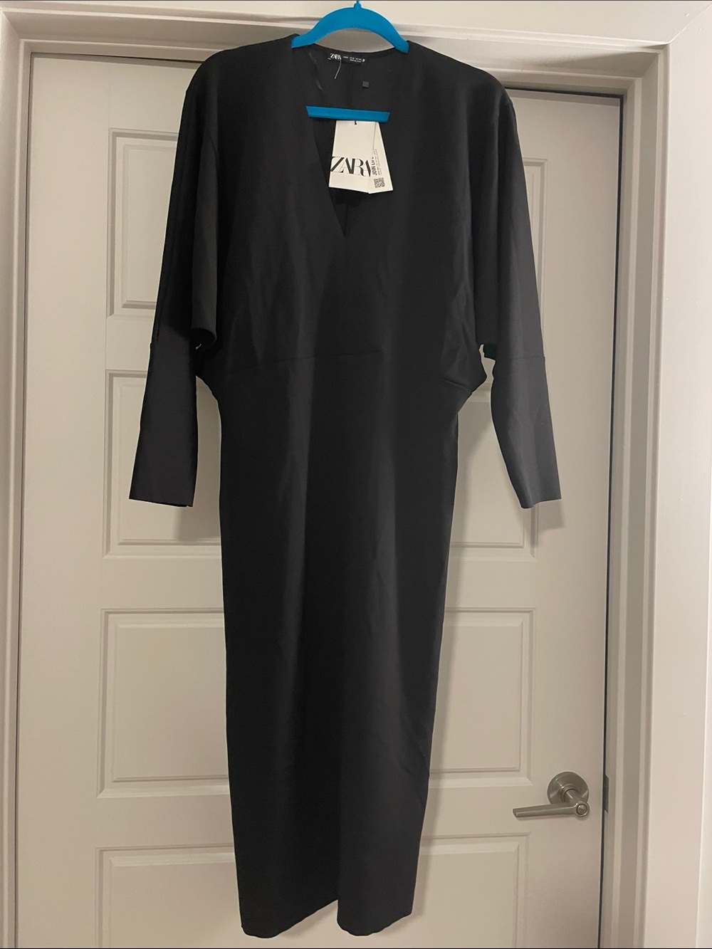 Zara Black Long-Sleeve V-Neck Midi Dress